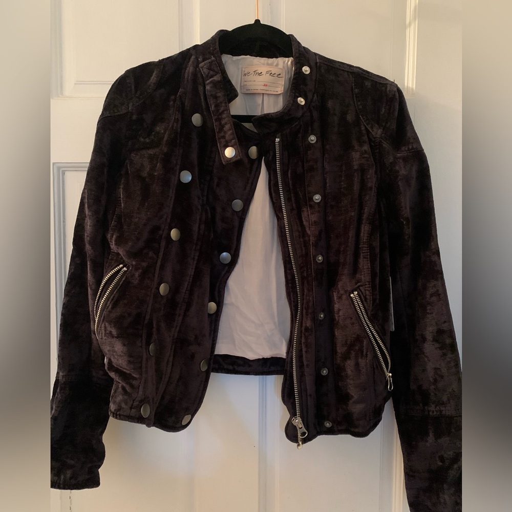 FREE PEOPLE black velvety jacket size XS